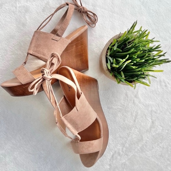 Qupid Shoes - Qupid 11 Blush Suede Vegan Leather Lace Up Wooden Wedge Sandals
